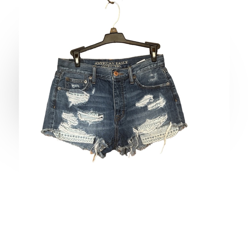 American eagle outfitters Jean shorts with pockets sticking out